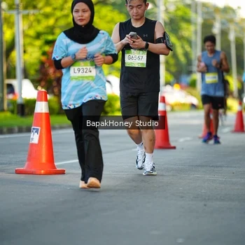 Runner Photo 1557117