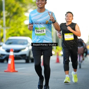Runner Photo 1557157