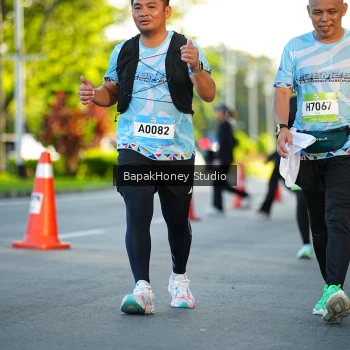 Runner Photo 1557193