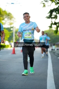 Runner Photo 1557210