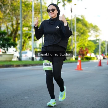 Runner Photo 1557216