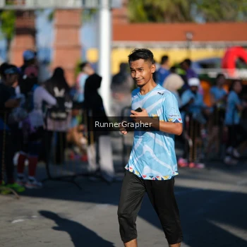 Runner Photo 1557233