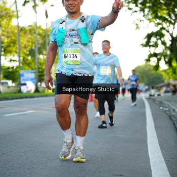 Runner Photo 1557234