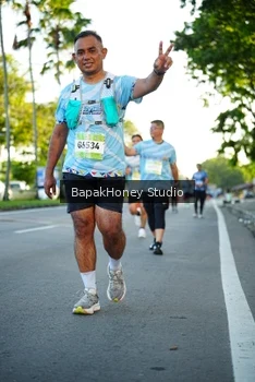 Runner Photo 1557243