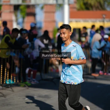 Runner Photo 1557244