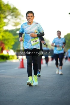Runner Photo 1557312