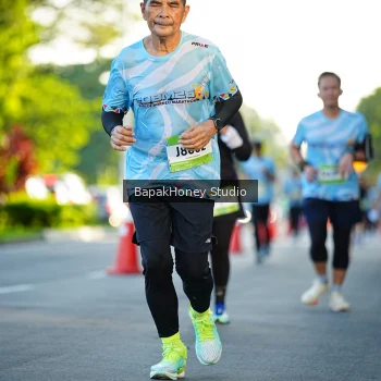 Runner Photo 1557317