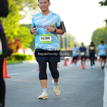 Runner Photo 1557342