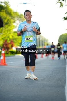 Runner Photo 1557349