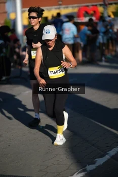 Runner Photo 1557355