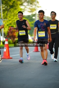 Runner Photo 1557374