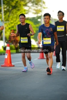 Runner Photo 1557376