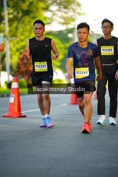 Runner Photo 1557377