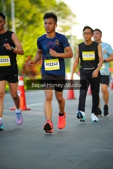 Runner Photo 1557385