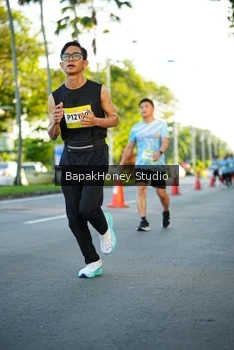 Runner Photo 1557419