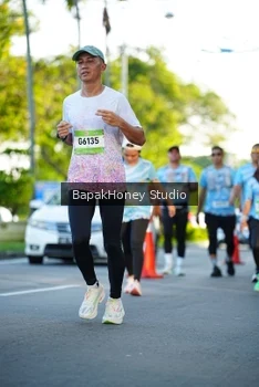 Runner Photo 1557473