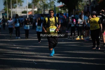 Runner Photo 1557542