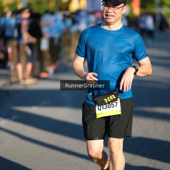 Runner Photo 1557611