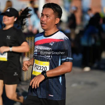 Runner Photo 1557613