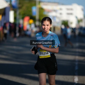 Runner Photo 1558201