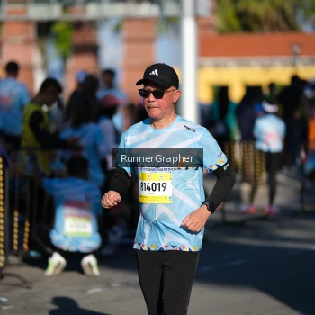 Runner Photo 1558223
