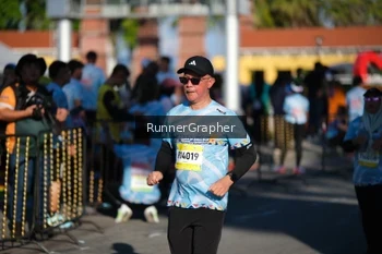 Runner Photo 1558230