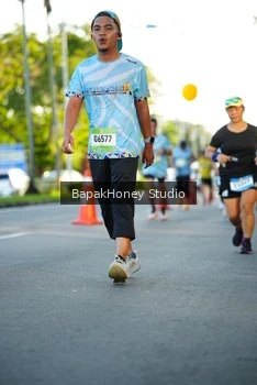 Runner Photo 1558895