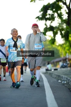 Runner Photo 1558936