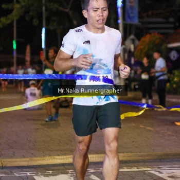 Runner Photo 1562047