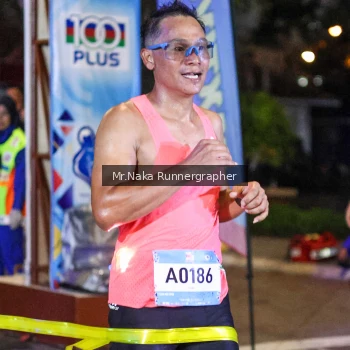 Runner Photo 1562179