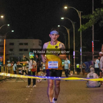 Runner Photo 1562658