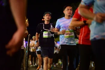 Runner Photo 1563990