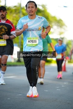 Runner Photo 1564104