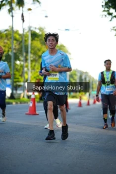 Runner Photo 1564168