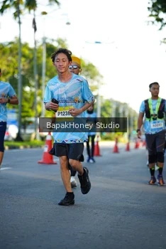 Runner Photo 1564170