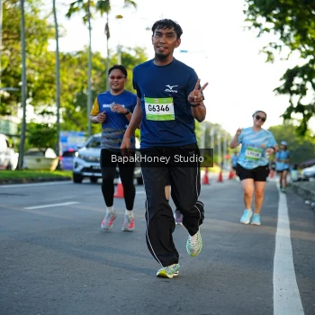 Runner Photo 1564215