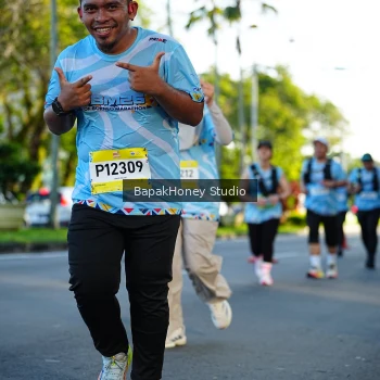 Runner Photo 1564353