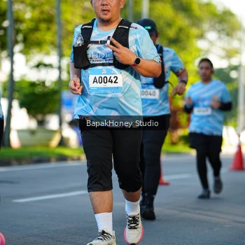 Runner Photo 1564367