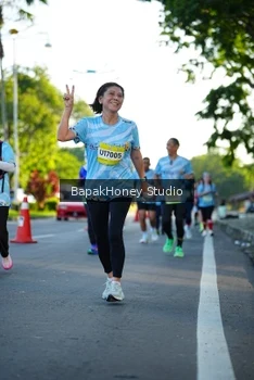 Runner Photo 1564473
