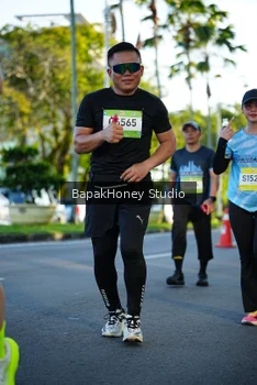 Runner Photo 1564519