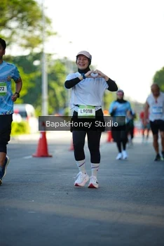 Runner Photo 1564584
