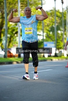 Runner Photo 1565498