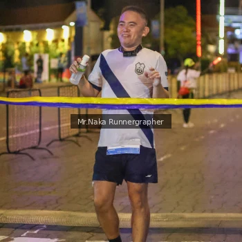 Runner Photo 1565656