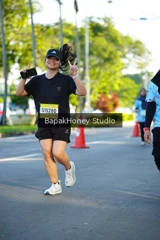 Runner Photo 1565749