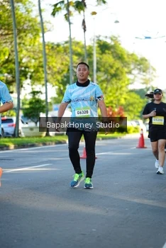 Runner Photo 1565761