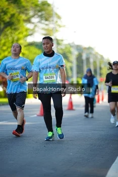 Runner Photo 1565773