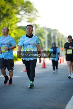Runner Photo 1565775