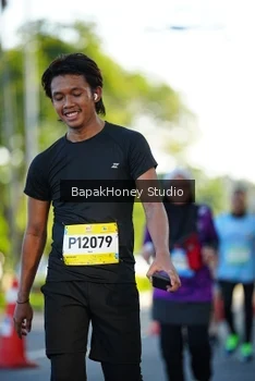 Runner Photo 1565784