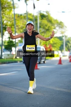 Runner Photo 1565812