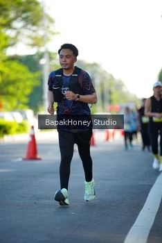 Runner Photo 1565830